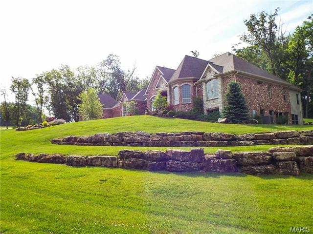 970 Stonecastle Dr, O'fallon, MO 63366 photo 3