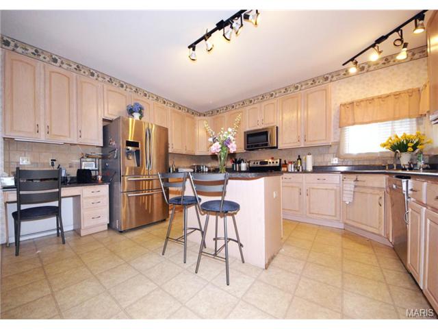166 Valleybrook Dr, O'fallon, MO 63368 photo 3