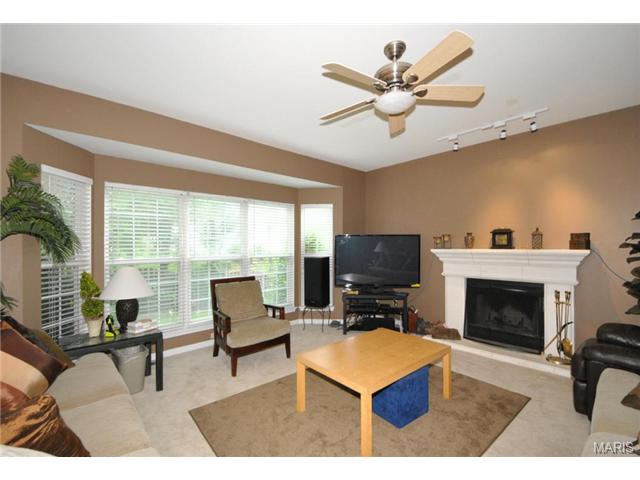 166 Valleybrook Dr, O'fallon, MO 63368 photo 2