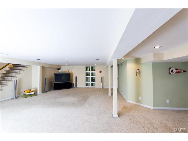 408 Tamarack Dr, Ballwin, MO 63011 photo 17