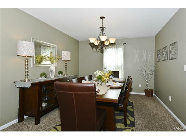 558 Topaz Dr, O'fallon, MO 63366 photo 5
