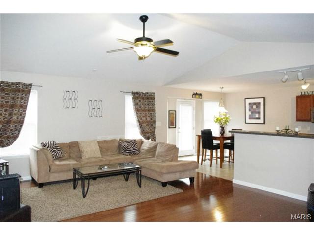 109 Marigold Mdws, O'fallon, MO 63368 photo 6