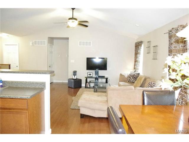 109 Marigold Mdws, O'fallon, MO 63368 photo 15