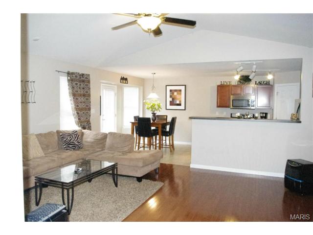 109 Marigold Mdws, O'fallon, MO 63368 photo 5