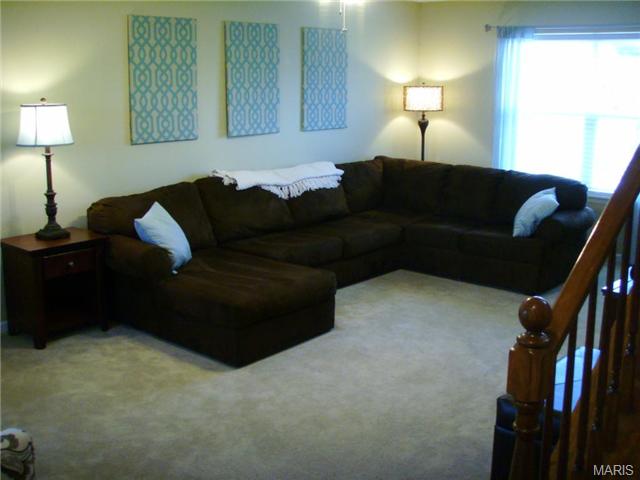 414 Wynchat Dr, O'fallon, MO 63366 photo 2