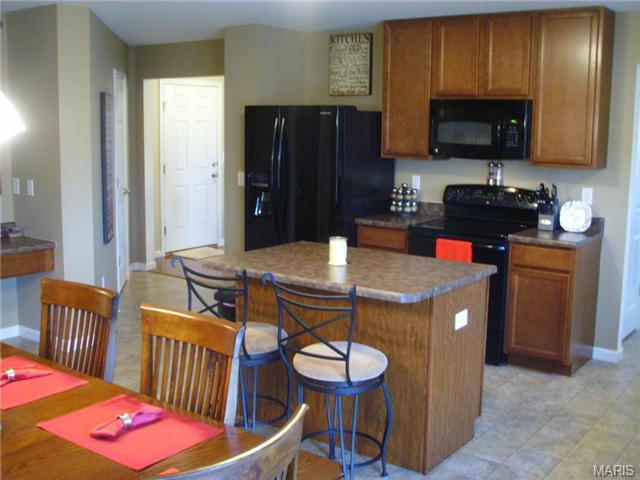 414 Wynchat Dr, O'fallon, MO 63366 photo 8