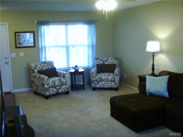 414 Wynchat Dr, O'fallon, MO 63366 photo 3