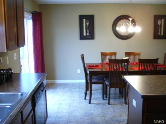 414 Wynchat Dr, O'fallon, MO 63366 photo 6