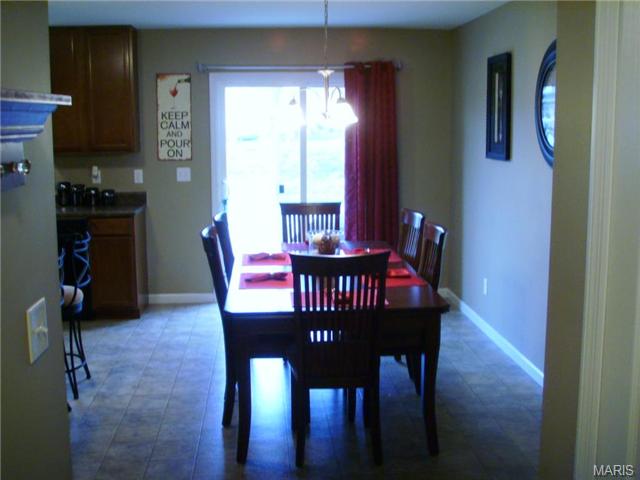 414 Wynchat Dr, O'fallon, MO 63366 photo 11