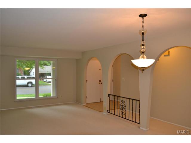 660 Twigwood, Ballwin, MO 63021 photo 5