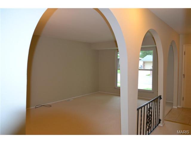 660 Twigwood, Ballwin, MO 63021 photo 8