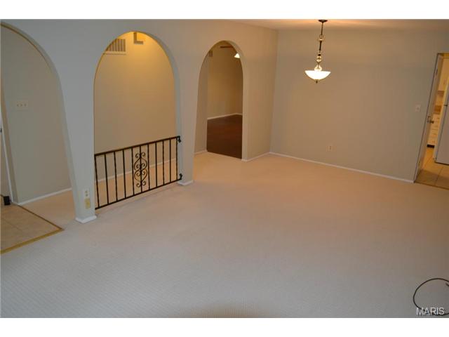 660 Twigwood, Ballwin, MO 63021 photo 9