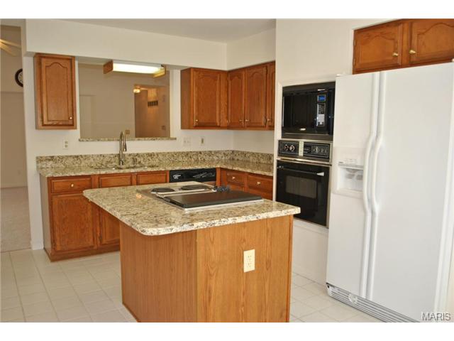 533 Oak Leaf Manor Ct, Ballwin, MO 63021 photo 5