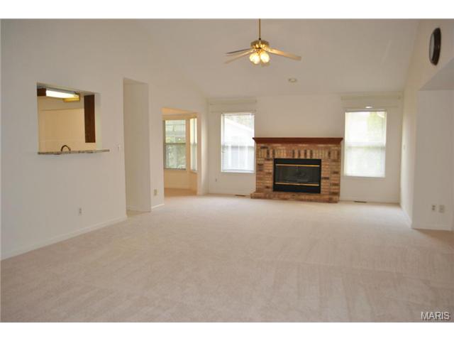 533 Oak Leaf Manor Ct, Ballwin, MO 63021 photo 4
