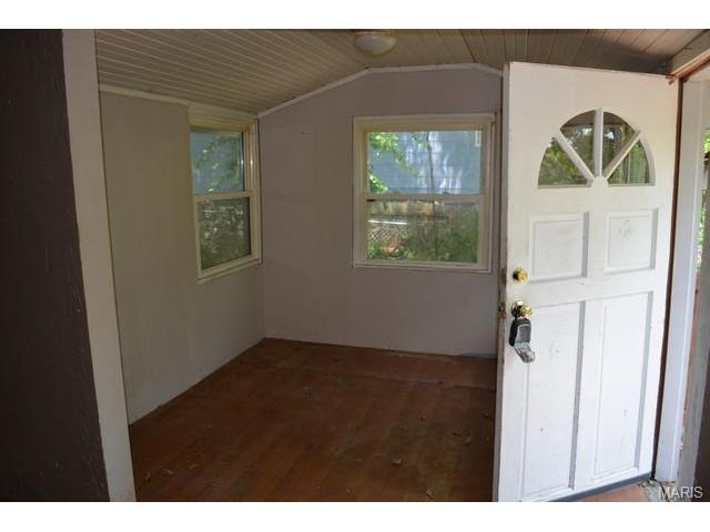 220 North Dr, Ballwin, MO 63021 photo 3
