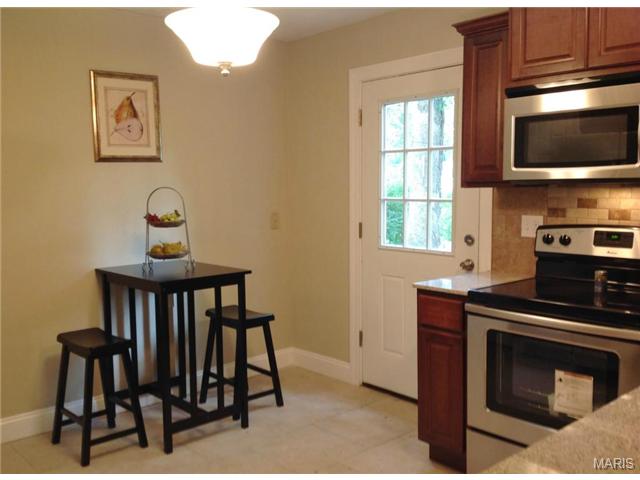 1082 Etherton, Saint Louis, MO 63126 photo 5