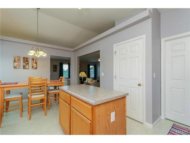 100 Rightfield Dr, O'fallon, MO 63366 photo 12