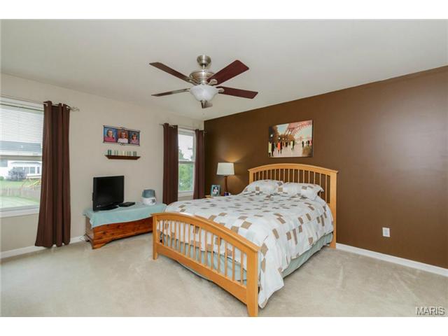 100 Rightfield Dr, O'fallon, MO 63366 photo 5