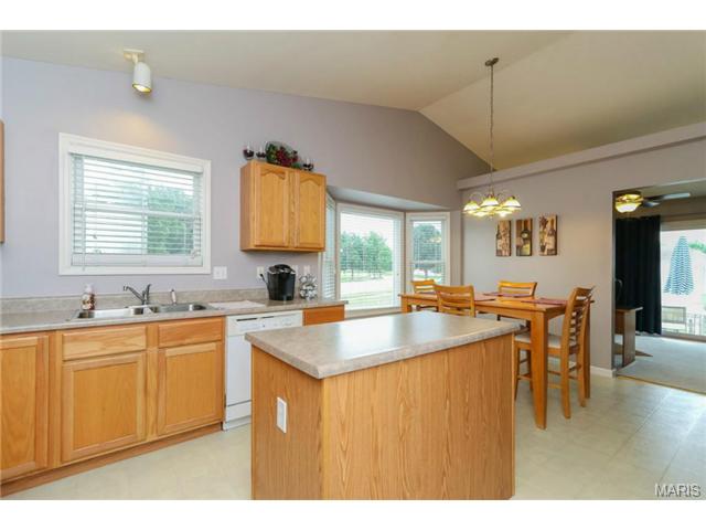 100 Rightfield Dr, O'fallon, MO 63366 photo 11