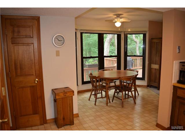 242 Walden Ct, Eureka, MO 63025 photo 9