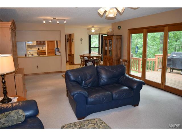 242 Walden Ct, Eureka, MO 63025 photo 4