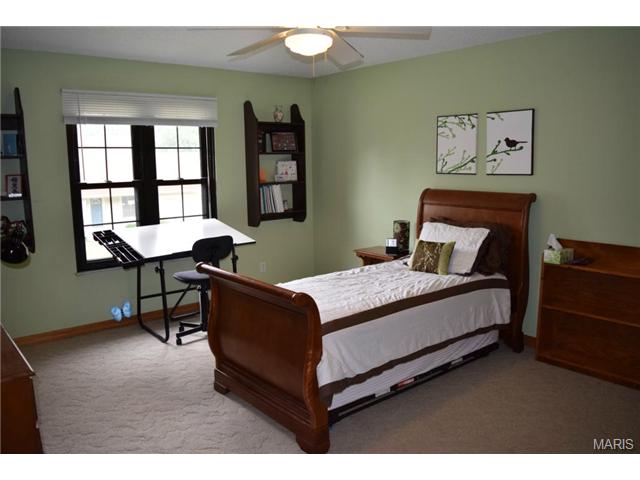 242 Walden Ct, Eureka, MO 63025 photo 17