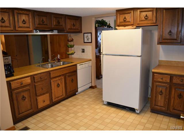 242 Walden Ct, Eureka, MO 63025 photo 6