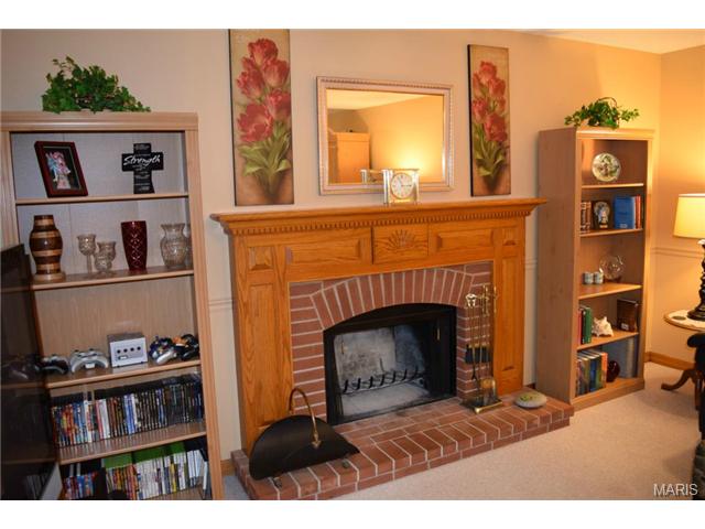 242 Walden Ct, Eureka, MO 63025 photo 3