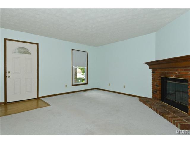 1348 Deerfield Estates Dr, O'fallon, MO 63366 photo 5