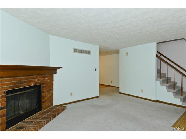 1348 Deerfield Estates Dr, O'fallon, MO 63366 photo 4