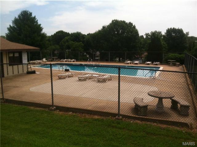 56 White Doe Ct, Eureka, MO 63025 photo 2