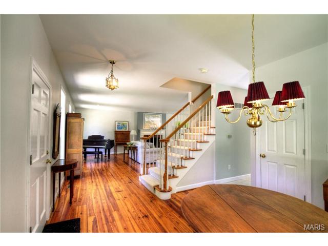 914 Dwyer Ave, Glendale, MO 63122 photo 3