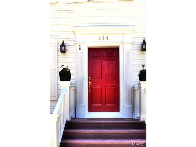 914 Dwyer Ave, Glendale, MO 63122 photo 2