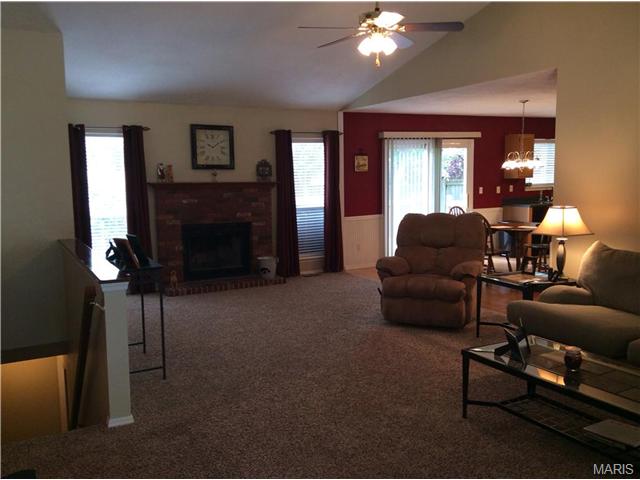 136 Royallmanor, O'fallon, MO 63368 photo 2