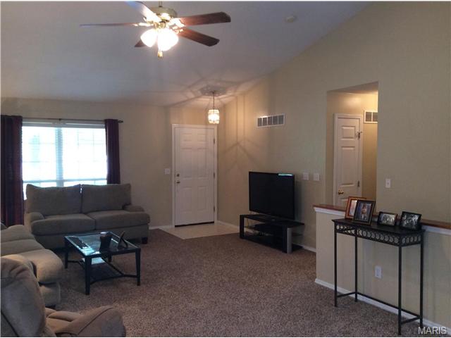 136 Royallmanor, O'fallon, MO 63368 photo 4