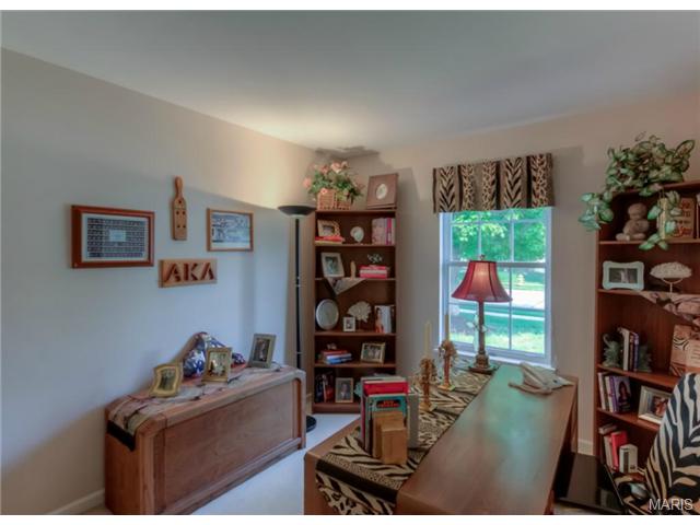 1230 Oak Borough Dr, Ballwin, MO 63021 photo 21