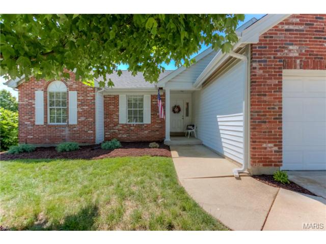 1230 Oak Borough Dr, Ballwin, MO 63021 photo 3
