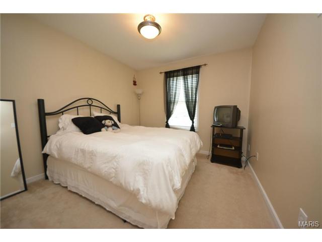 154 Rightfield Dr, O'fallon, MO 63366 photo 12