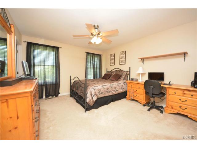 154 Rightfield Dr, O'fallon, MO 63366 photo 8