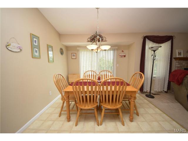 154 Rightfield Dr, O'fallon, MO 63366 photo 5