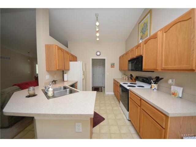 154 Rightfield Dr, O'fallon, MO 63366 photo 6