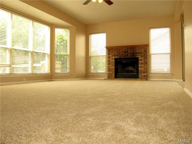 1 Royallglen Ct, O'fallon, MO 63368 photo 3