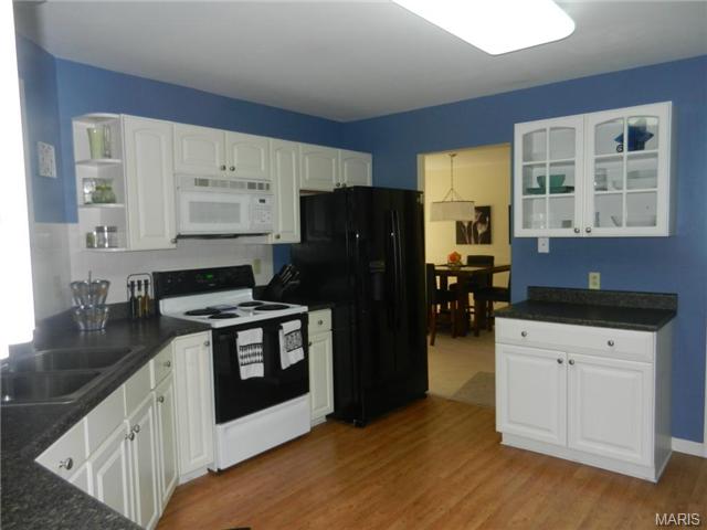 1766 Highview Circle Ct, Ballwin, MO 63021 photo 9