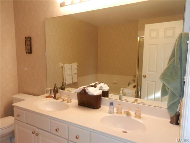 1766 Highview Circle Ct, Ballwin, MO 63021 photo 16