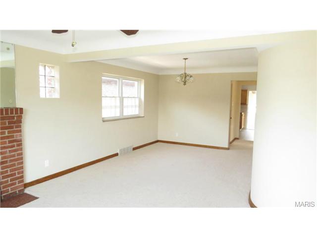 5415 Gresham Ave, Saint Louis, MO 63109 photo 3