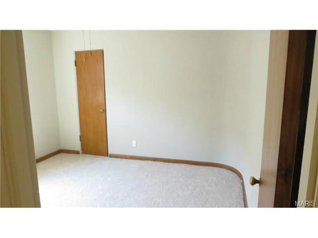 5415 Gresham Ave, Saint Louis, MO 63109 photo 10