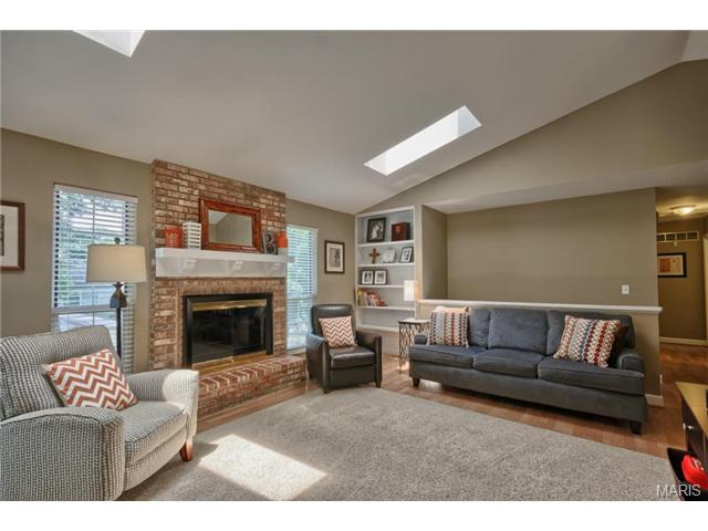 541 Rustic Valley Dr, Ballwin, MO 63021 photo 8