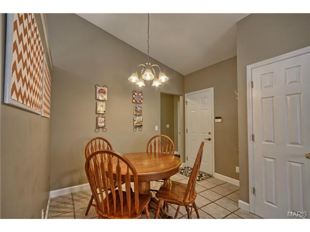 541 Rustic Valley Dr, Ballwin, MO 63021 photo 10