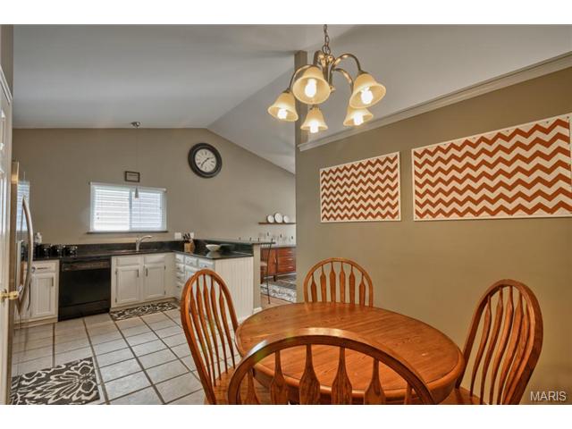 541 Rustic Valley Dr, Ballwin, MO 63021 photo 11
