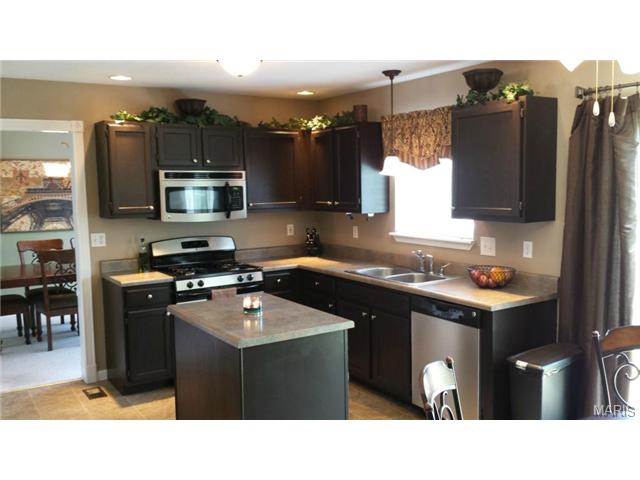 231 Royallmanor Ln, O'fallon, MO 63368 photo 4